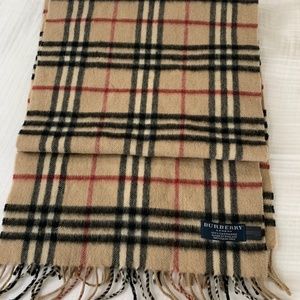 Classic cashmere Burberry scarf